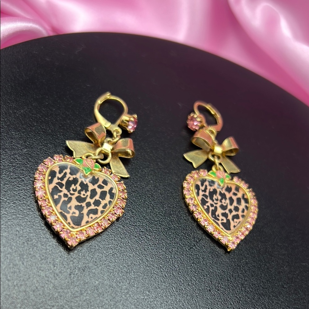 HTF VINTAGE Betsey Johnson lever back leopard heart earringsTea Party collection